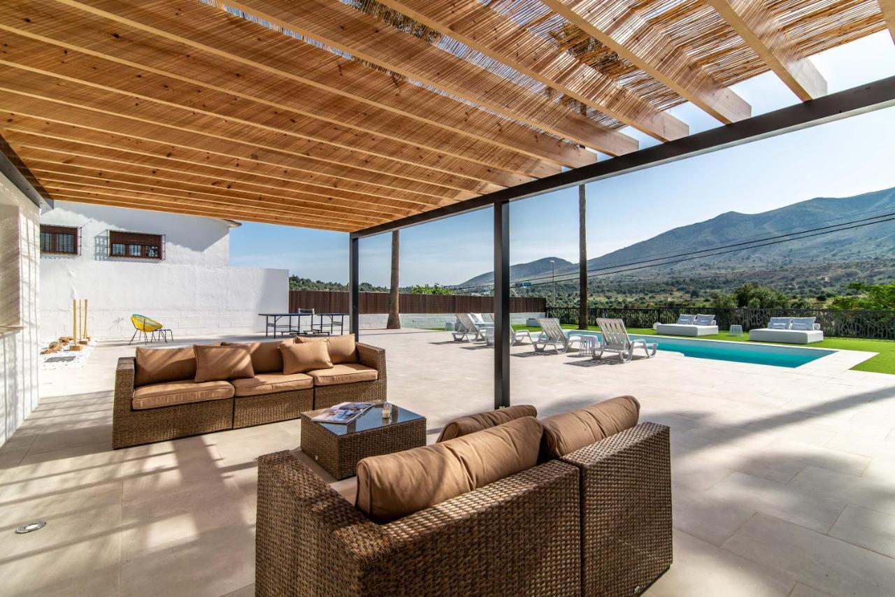 Palm Tree - 5bdr Paradise Pool / Chill Out Beds Willa