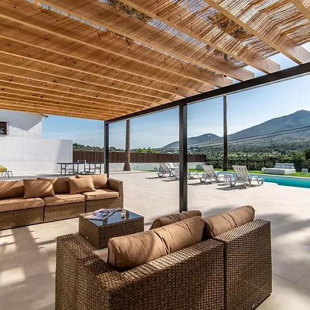 Palm Tree Villa - 5Bdr Paradise Pool / Chill Out Beds Torremolinos Extérieur photo